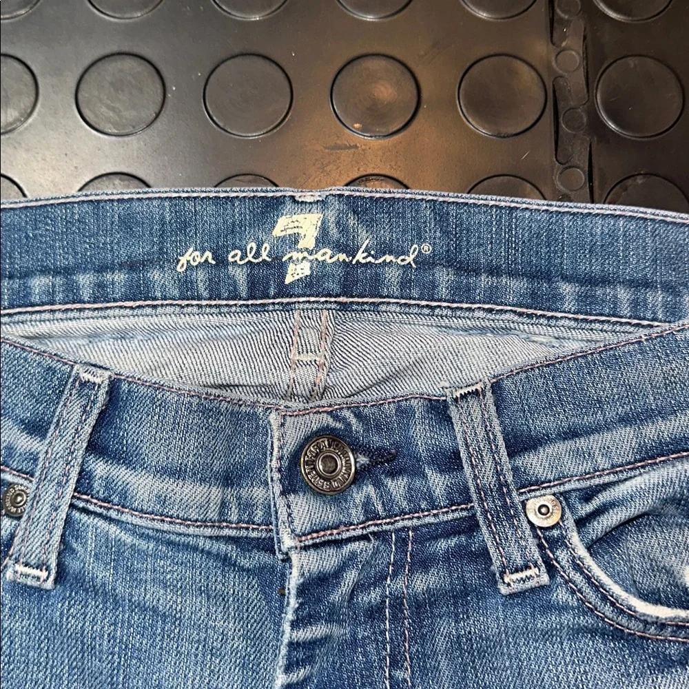 Dojo 28 x 31 x 8 —-7 For All Mankind Faded Blue Mid-Rise Jeans - Picture 4 of 11